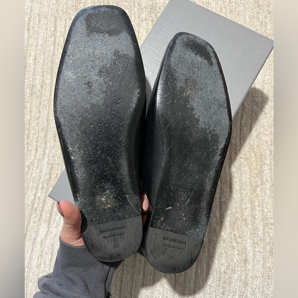 Black woman’s Balenciaga mule - Picture 4 of 5